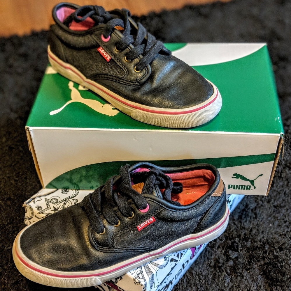 Levi shoes